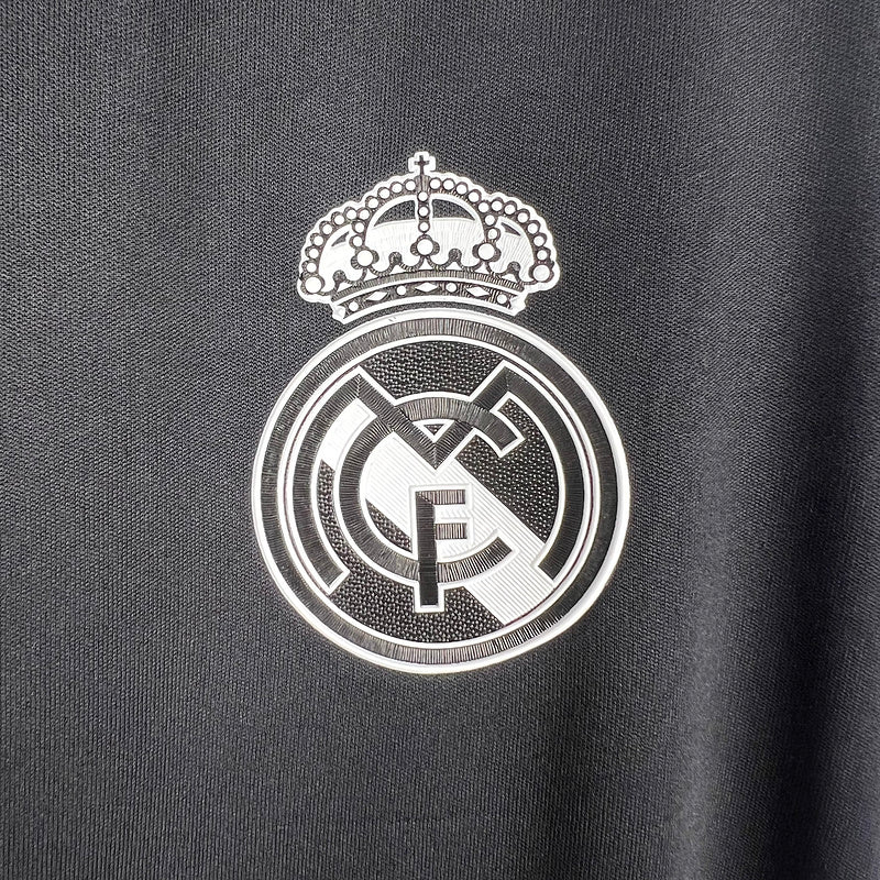 Real Madrid 16/17 Retro Kit
