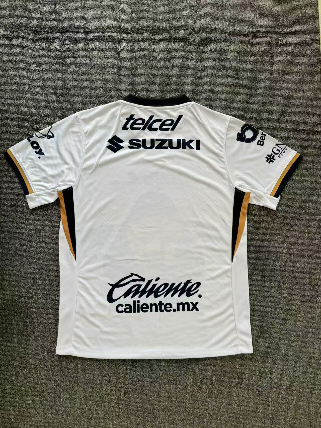 Pumas UNAM 25/26 Home Stadium Kit