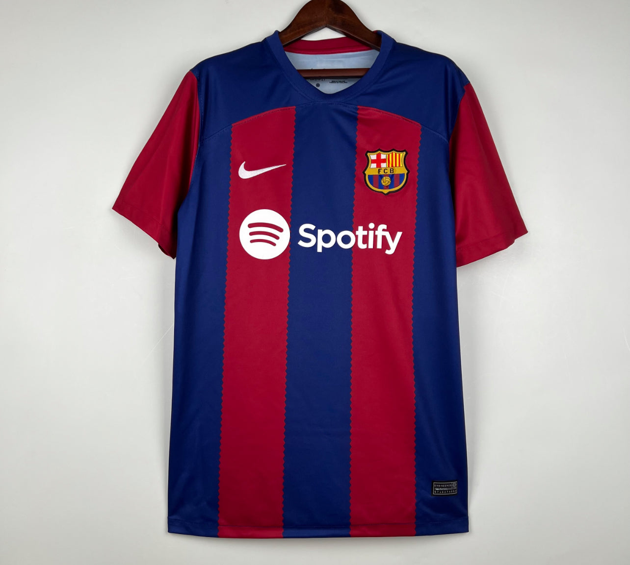 Barcelona 23/34 Home Stadium kit