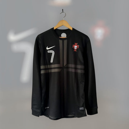 Portugal 13/14 Away Retro Kit Long Sleeve