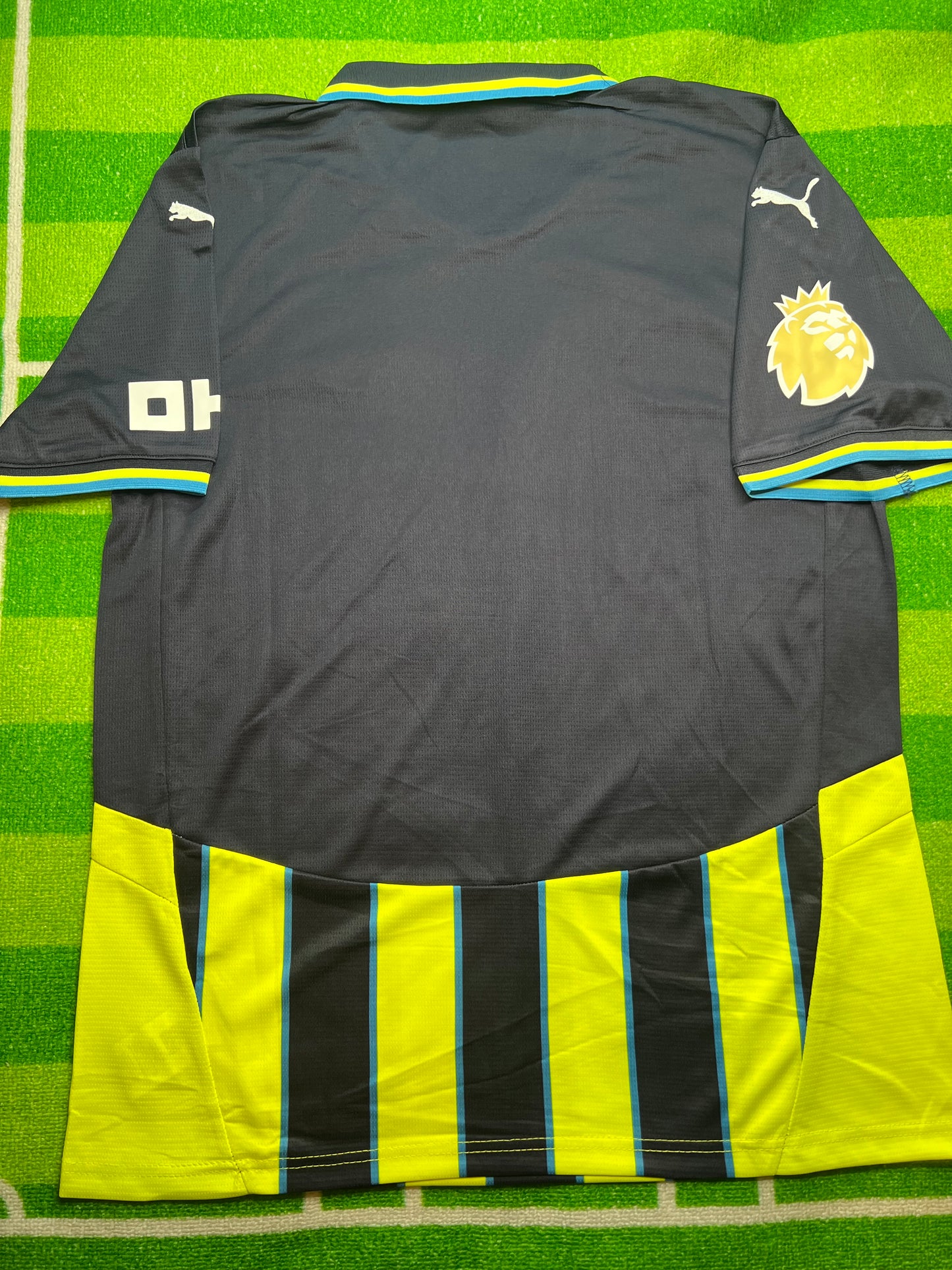 Manchester City 24/25 Stadium Kit