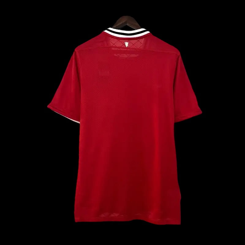Manchester United 2011/12 Retro Kit