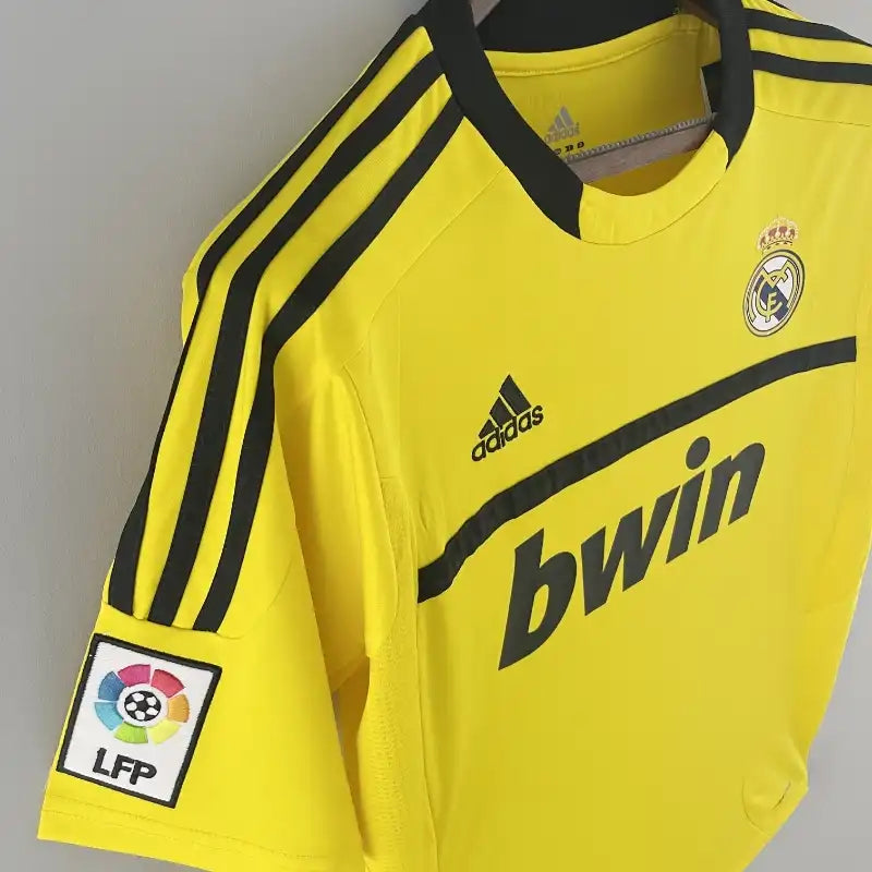 Real Madrid 11/12 Goalkeeper Retro Kit