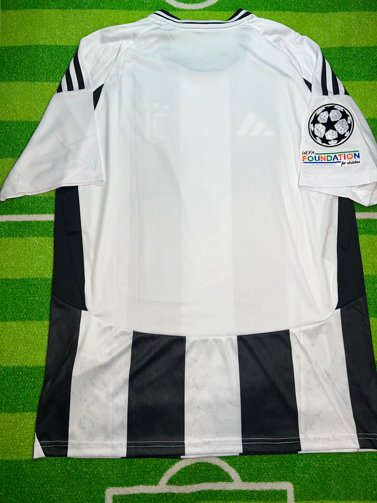 Juventus 24/25 Home Stadium Kit