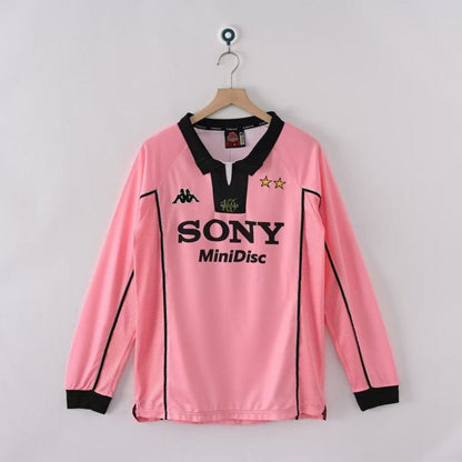 Juventus 1997/98 Away Retro Kit Long Sleeve