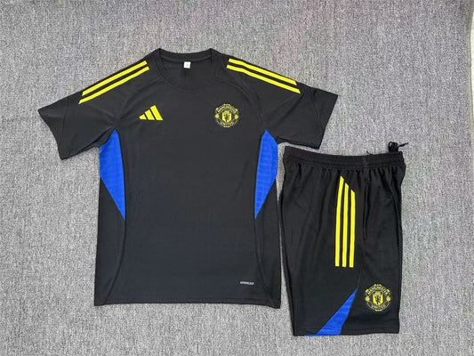 Manchester United 25/26 Black Training Kit