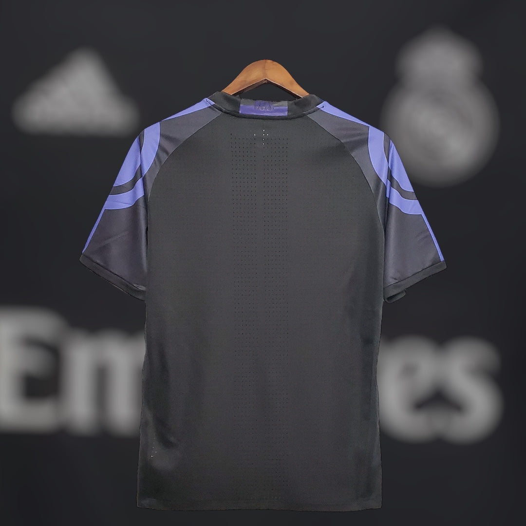 Real Madrid 16/17 Retro Kit