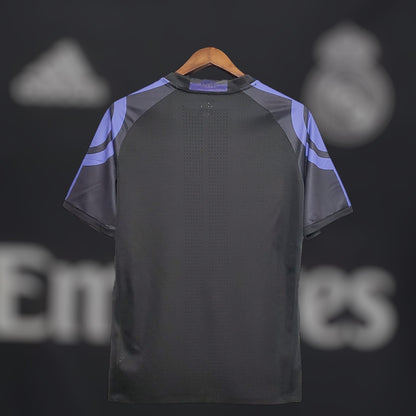 Real Madrid 16/17 Retro Kit