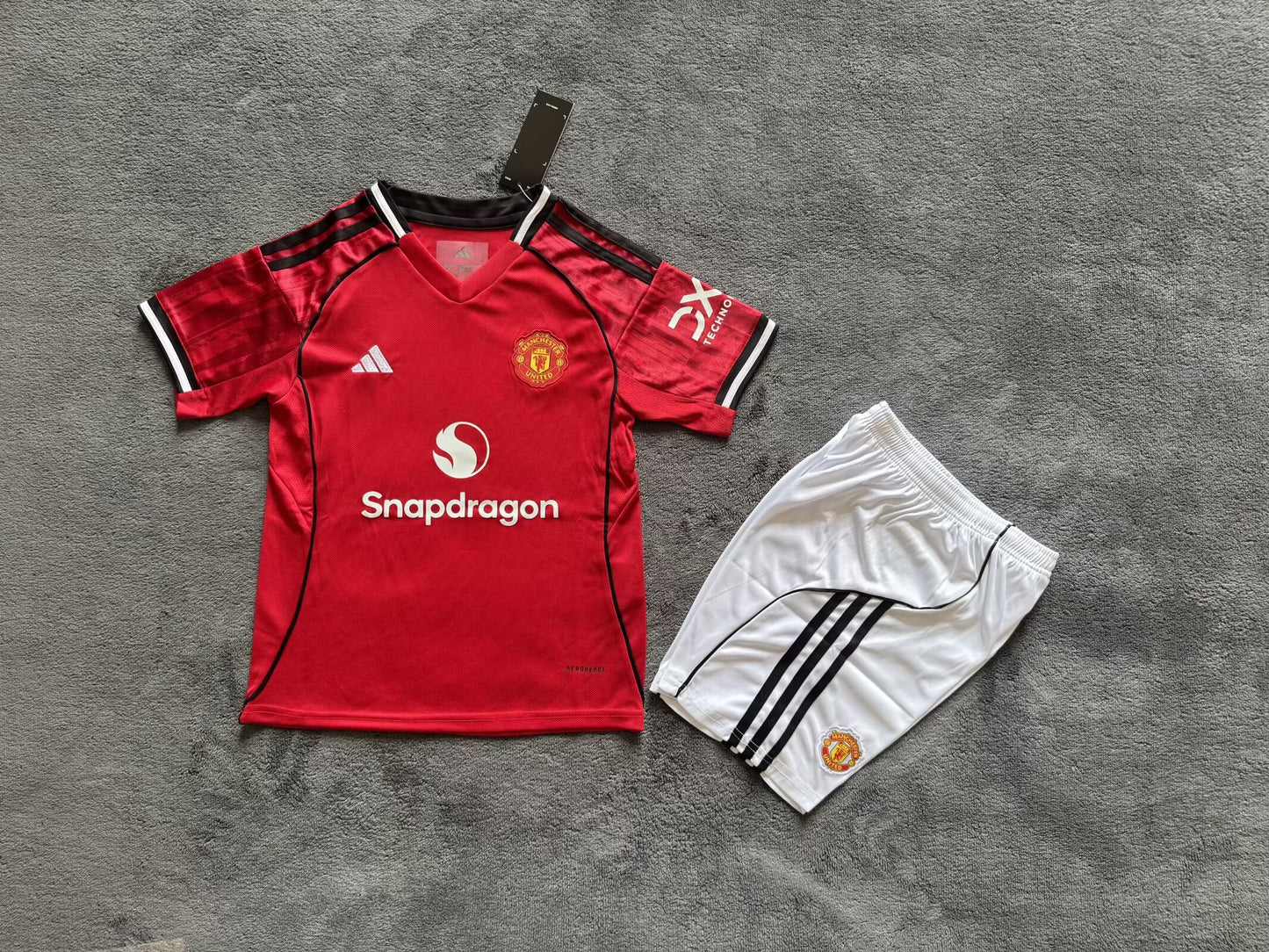 Manchester United 25/26 Kids Full Kit