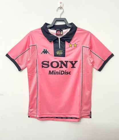 Juventus 1997/98 Away Retro Kit
