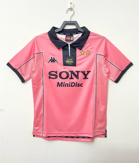 Juventus 1997/98 Away Retro Kit