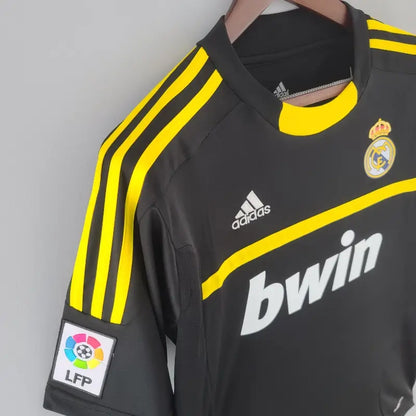 Real Madrid 11/12 Goalkeeper Retro Kit