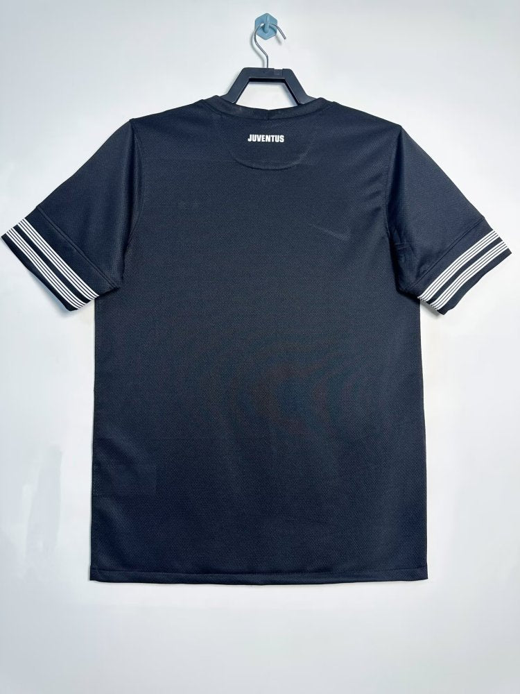 Juventus 2012/13 Away Retro Kit