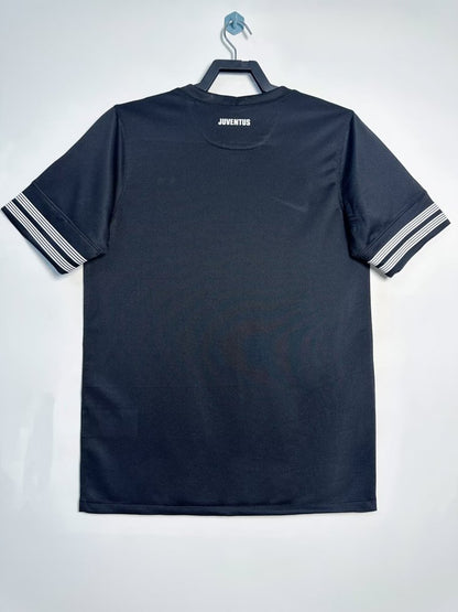Juventus 2012/13 Away Retro Kit