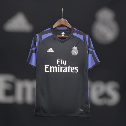 Real Madrid 16/17 Retro Kit