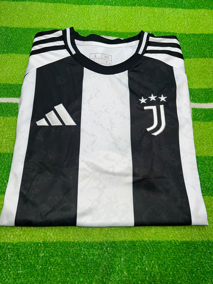 Juventus 24/25 Home Stadium Kit