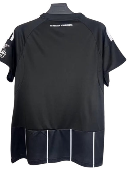 Frankfurt 25/26 Away Stadium Kit