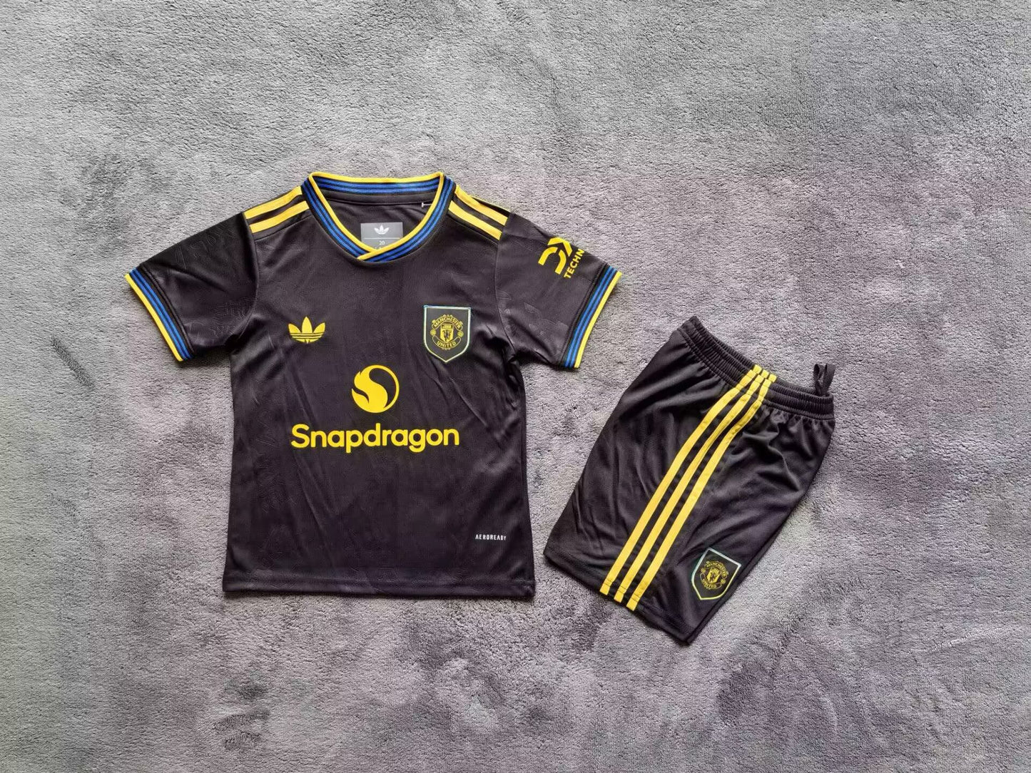 Manchester United 25/26 Away Full Kit Adult/Kids